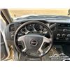 Image 12 : 2013 GMC SIERRA 3500HD CREW CAB FLATBED PICKUP