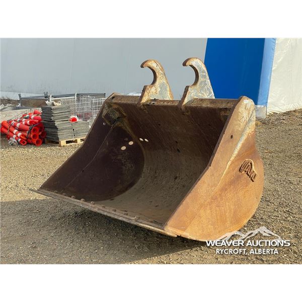 AMI 72 IN 300 SERIES CLEAN OUT BUCKET