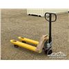 Image 2 : 5500 LB. INDUSTRIAL PALLET JACK