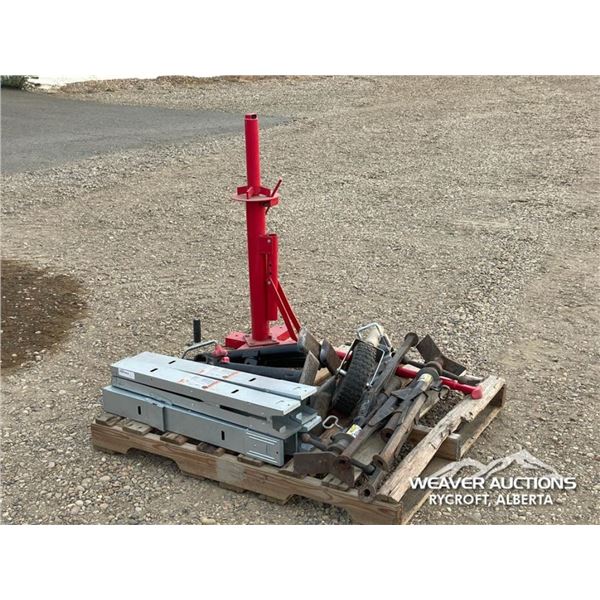 (5) TRAILER JACKS W/TIRE CHANGER