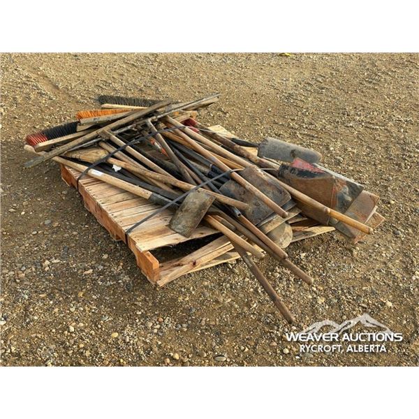 QTY OF GARDEN & SHOP TOOLS