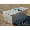 Image 4 : CHECKER PLATE FUEL TANK
