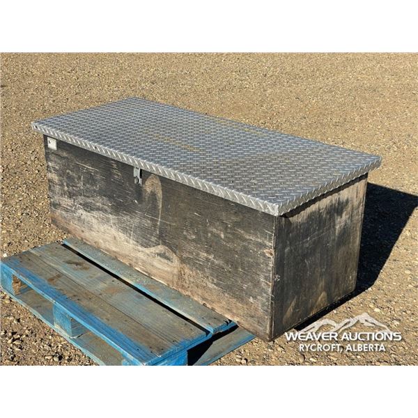 WOODEN TRUCK TOOL BOX