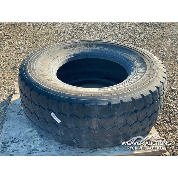 (1) MICHELIN 425/65 R22.5 TIRE