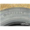 Image 5 : (3) GRIZZLY 215/75R17.5 TIRES