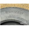 Image 5 : (4) GRIZZLY 215/75R17.5 TIRES