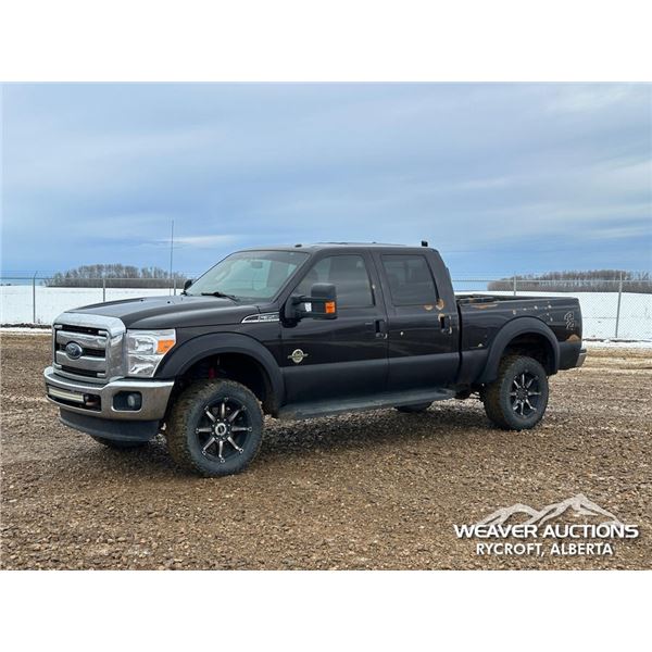 2013 FORD F350 LARIAT CREW CAB PICKUP