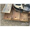 Image 8 : BOLT ON CUTTING EDGES & BLADE SLIDERS