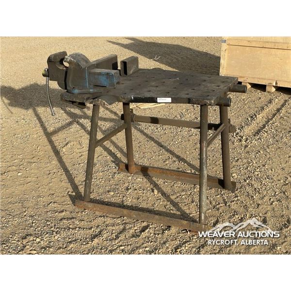 STEEL WORKBENCH W/VISE