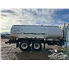 Image 49 : 1995 INTERNATIONAL 9200 T/A  15.9 CUBE WATER TRUCK