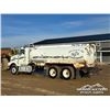 Image 4 : 1995 INTERNATIONAL 9200 T/A  15.9 CUBE WATER TRUCK