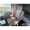 Image 12 : 2011 KENWORTH T800 TRI DRIVE SLEEPER TRUCK TRACTOR