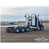 Image 3 : 2011 KENWORTH T800 TRI DRIVE SLEEPER TRUCK TRACTOR