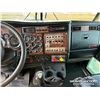 Image 10 : 2005 KENWORTH T800 TRI DRIVE SLEEPER TRUCK TRACTOR