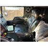 Image 7 : 2005 KENWORTH T800 TRI DRIVE SLEEPER TRUCK TRACTOR