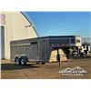 Image 2 : 2002 SOUTHLAND T/A GOOSENECK STOCK TRAILER