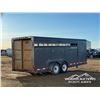 Image 3 : 2002 SOUTHLAND T/A GOOSENECK STOCK TRAILER