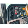 Image 16 : 2013 PETERBILT 388 T/A SLEEPER TRUCK TRACTOR