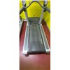 Image 5 : LIFE FITNESS - FLEXDECK SHOCK ABSORBTION SYSTEM TREADMILL- RUNNING CONDITION (NO PUN INTENDE) INCLIN