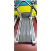 Image 8 : LIFE FITNESS - FLEXDECK SHOCK ABSORBTION SYSTEM TREADMILL- RUNNING CONDITION (NO PUN INTENDE) INCLIN