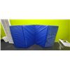 Image 1 : 8' X 4' FOLDING GYM MAT