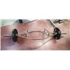 Image 8 : TRAP BAR WITH TWO 45LBS  PLATES