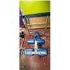 Image 12 : HAMMER STRENGTH DECLINE BENCH PRESS - HOLE IN SEAT AND BACK REST IS CRACKED