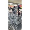 Image 6 : LIFE FITNESS HIP AND GLUTE PRESS