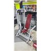 Image 15 : LIFE FITNESS CHEST PRESS