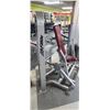 Image 16 : LIFE FITNESS CHEST PRESS
