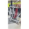 Image 1 : LIFE FITNESS CHEST PRESS