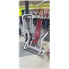 Image 2 : LIFE FITNESS CHEST PRESS