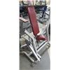 Image 9 : LIFE FITNESS CHEST PRESS