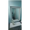 Image 5 : MIRROR AND STAND