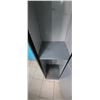 Image 4 : 6' X 30" X 15" LOCKER UNIT WITH FIVE LOCKERS