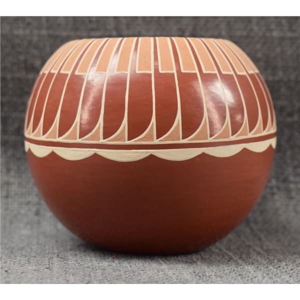 SANTA CLARA POTTERY BOWL (JANEL BIGCROW)