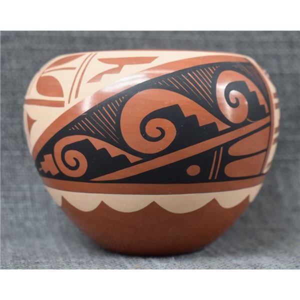 JEMEZ POTTERY BOWL (C.G. LORETTO)