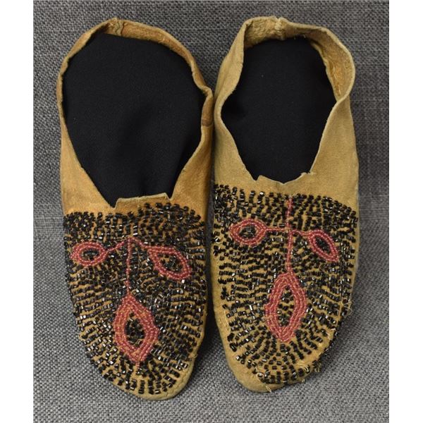 WOODLANDS BEADED MOCCASINS