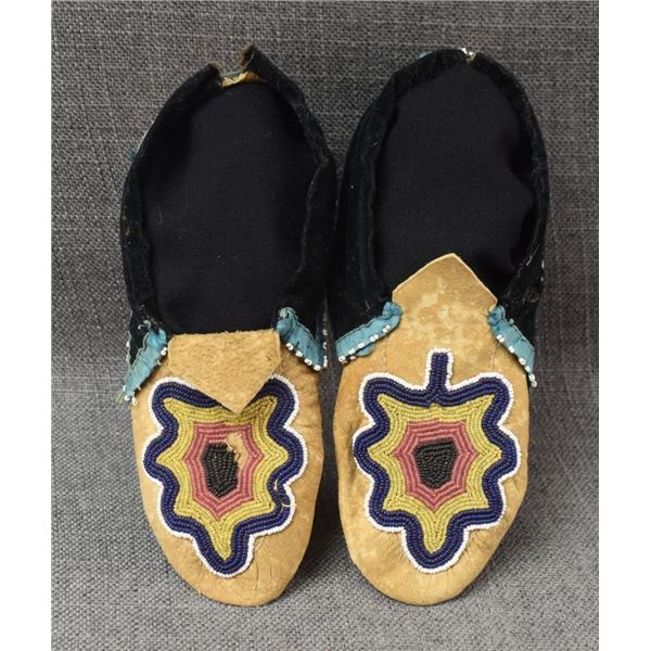 CREE MOCCASINS