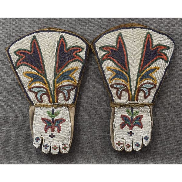 PLAINS BEADED GAUNTLETS
