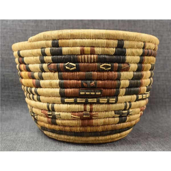 HOPI BASKETRY CYLINDER
