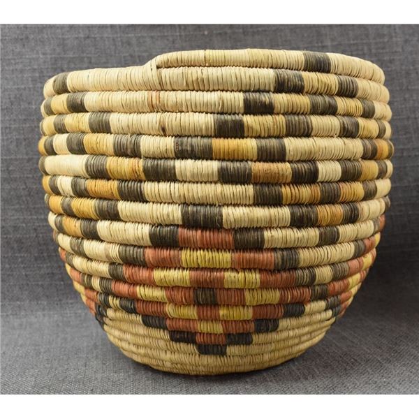 HOPI BASKETRY CYLINDER