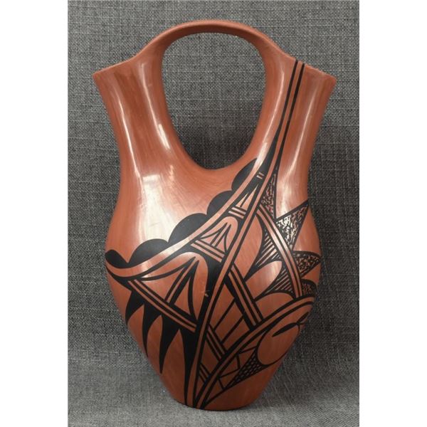JEMEZ WEDDING VASE (DONALD CHINANA)