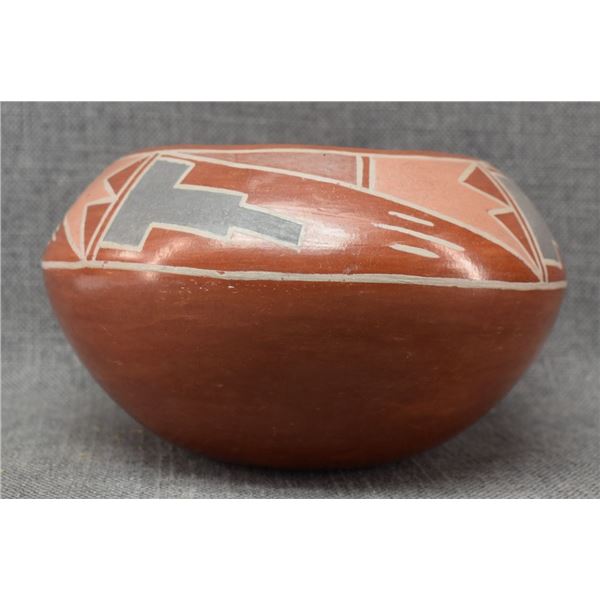 SANT CLARA POTTERY BOWL
