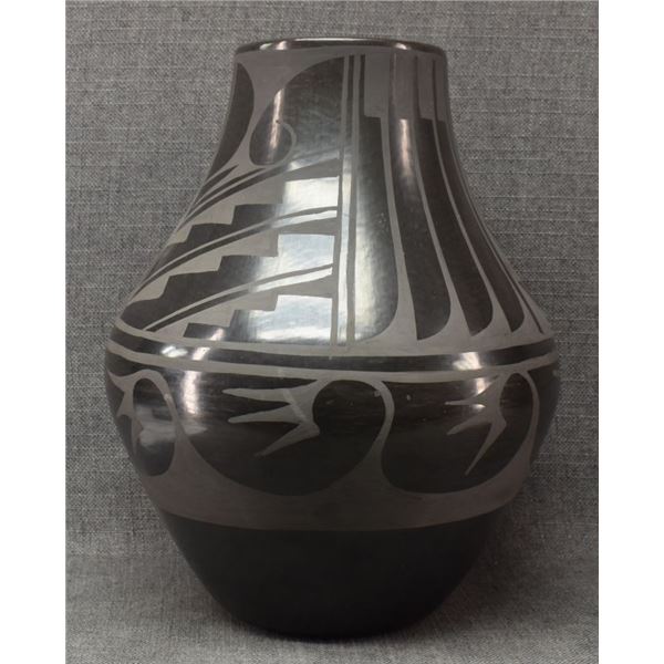 SAN ILDEFONSO POTTERY VASE (CARMELITA DUNLAP)