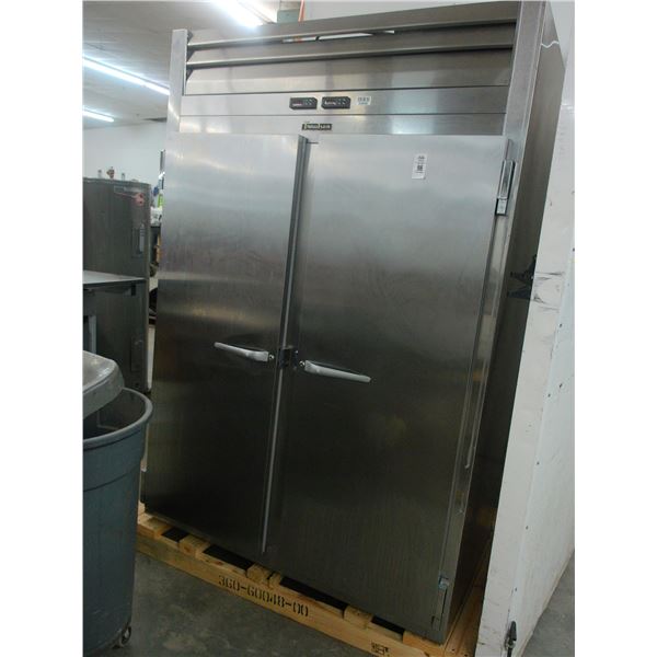 Charleston S/S 4 Door Pass Thru Ref. - CNT