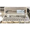 Image 1 : STARRETT 2"-6" MACHINIST DIAL GAUGE WITH VARIOUS BITS AND CASE