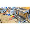 Image 2 : LOT OF MISC EQUIPMENT IN DISREPAIR DRILL PRESS BENCH GRINDER METAL MATERIAL ROLLER