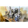 Image 2 : GROUP OF 10 TOOL HOLDERS WITH SOME ASSORTED TOOLING BITS