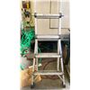 Image 5 : INDUSTRIAL LITE COMBINATION STEP/EXTENSION LADDER APPROX. 5 FT STEP AND 10 FT EXTENSION
